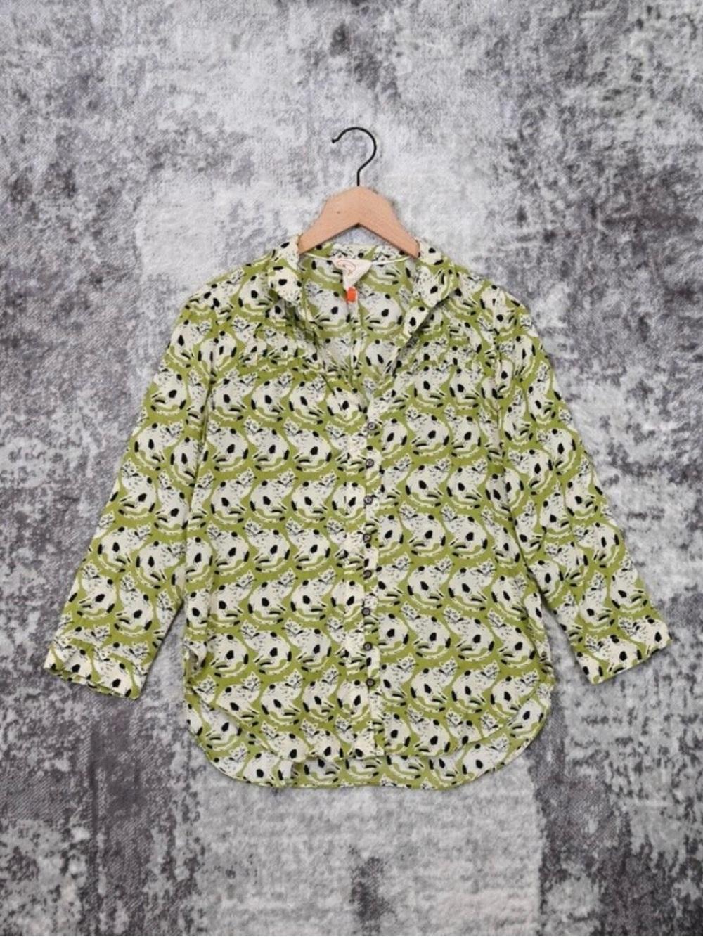 Anthropologie Conversations 16 of 52 Green Patterned Button-Down Shirt